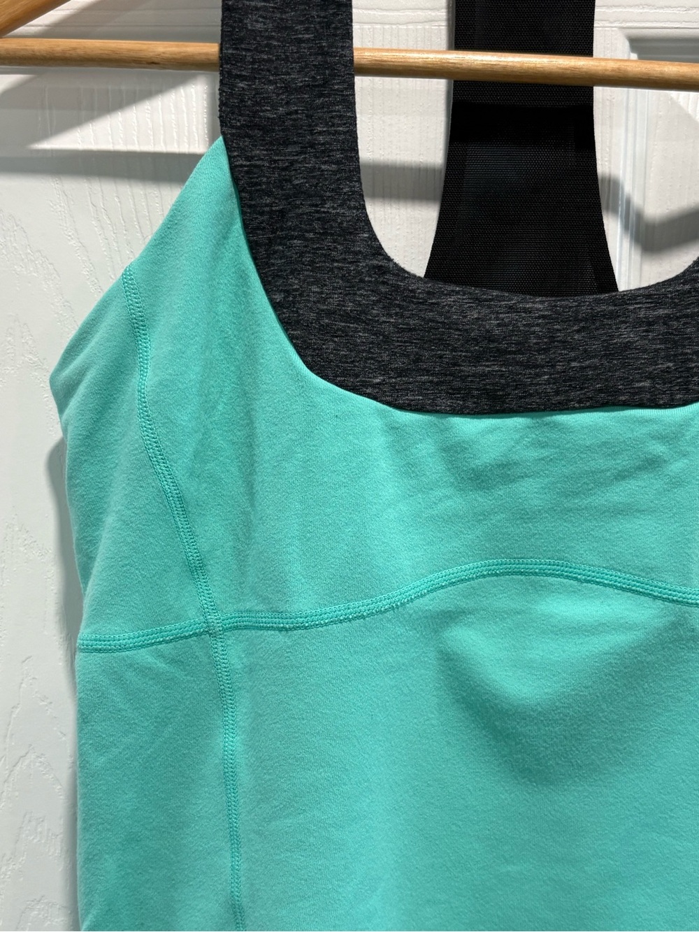 Lululemon Vintage Luon Scoop Neck Tank w/ Built-in Bra, Teal/Black, Size 8